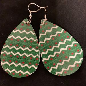 Women’s faux leather teardrop earrings
